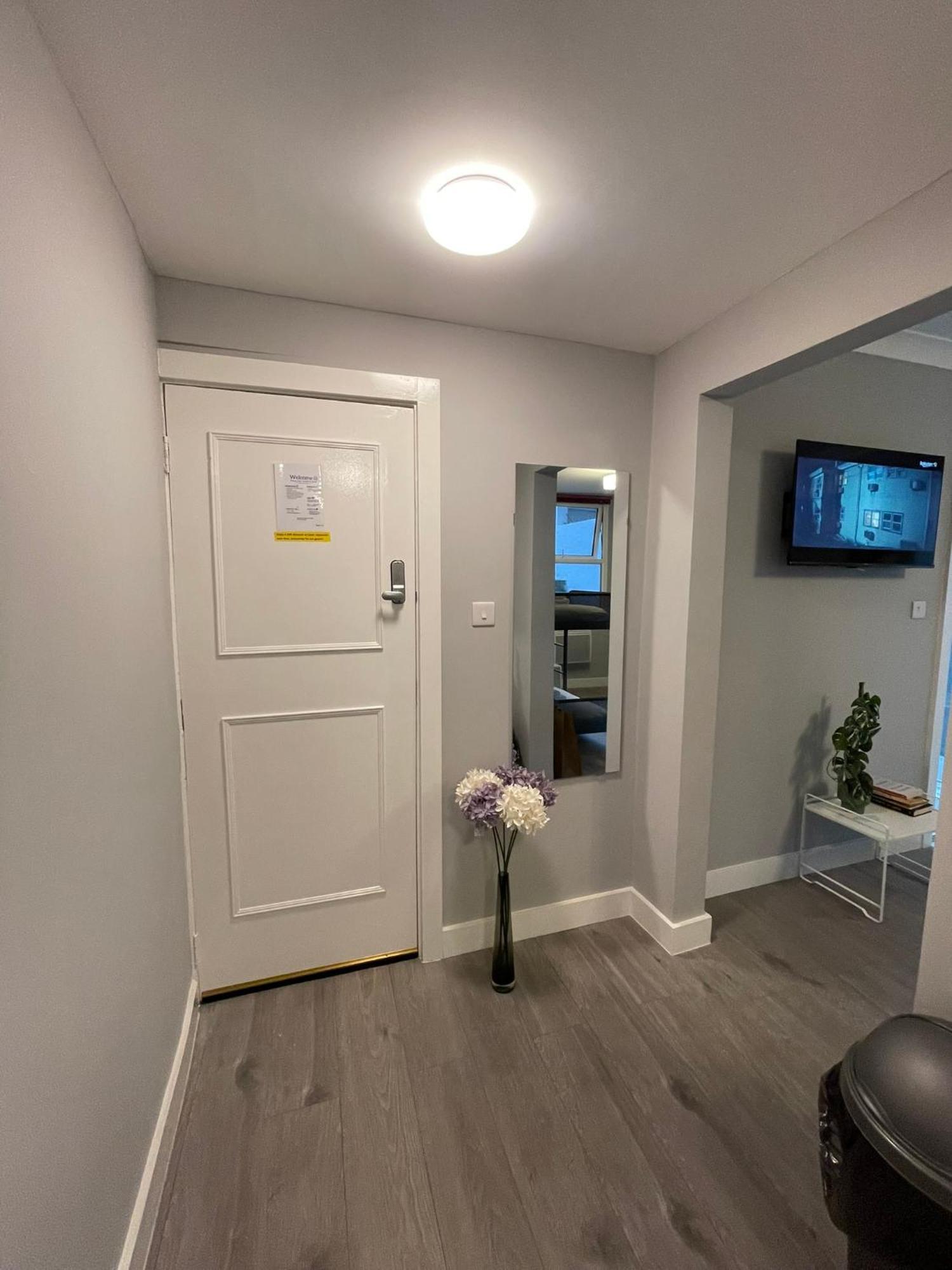 Westminster Inn Лондон Екстериор снимка