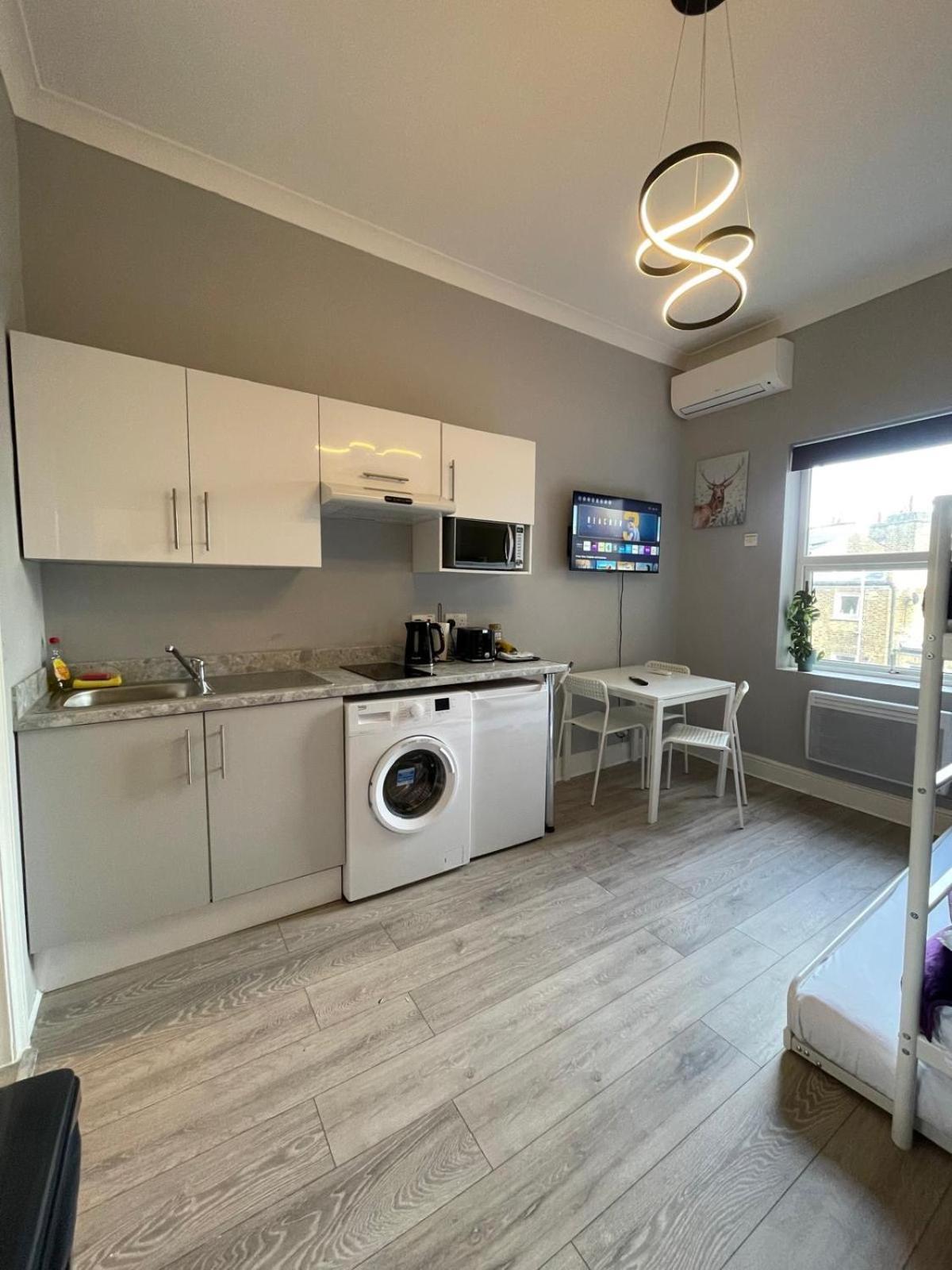 Westminster Inn Лондон Екстериор снимка